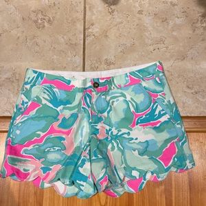 Lilly Pulitzer size 4 scalloped multicolored shorts